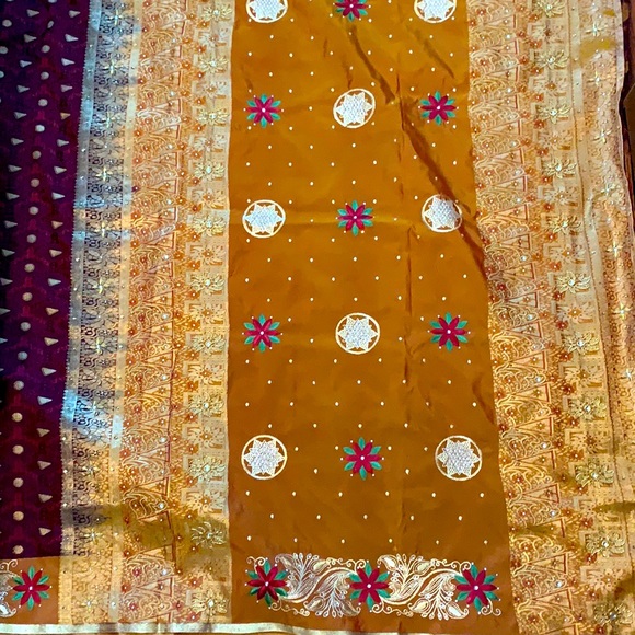 Beautiful Intricate Detailed Sari From India- NEW - Picture 1 of 4